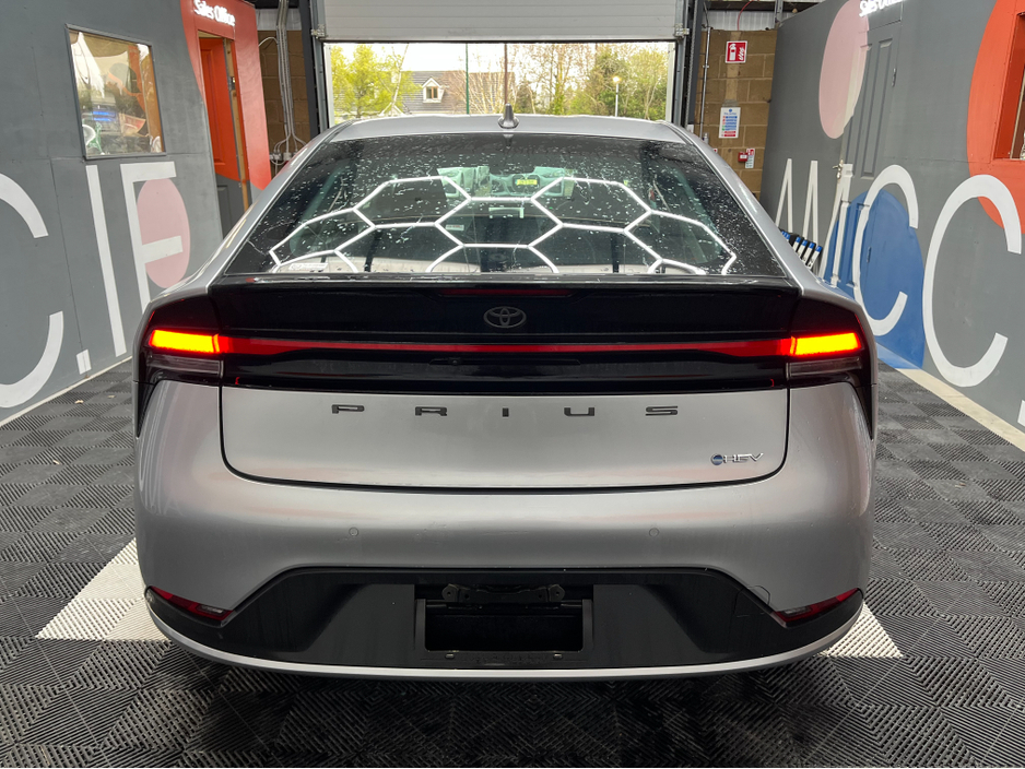 2025 Toyota Prius - image 3