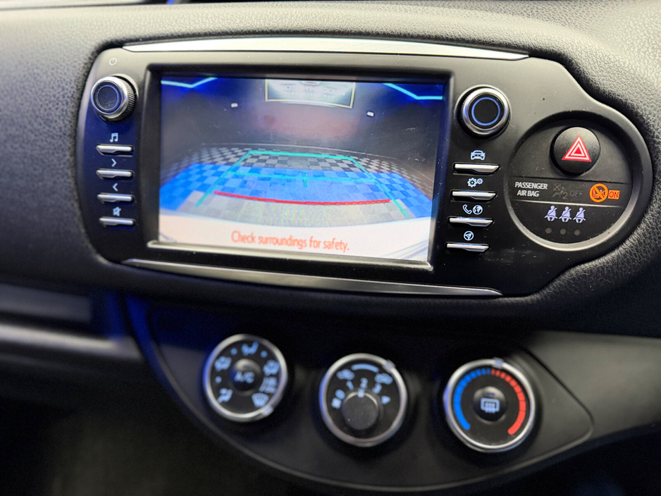 2020 Toyota Yaris - image 21