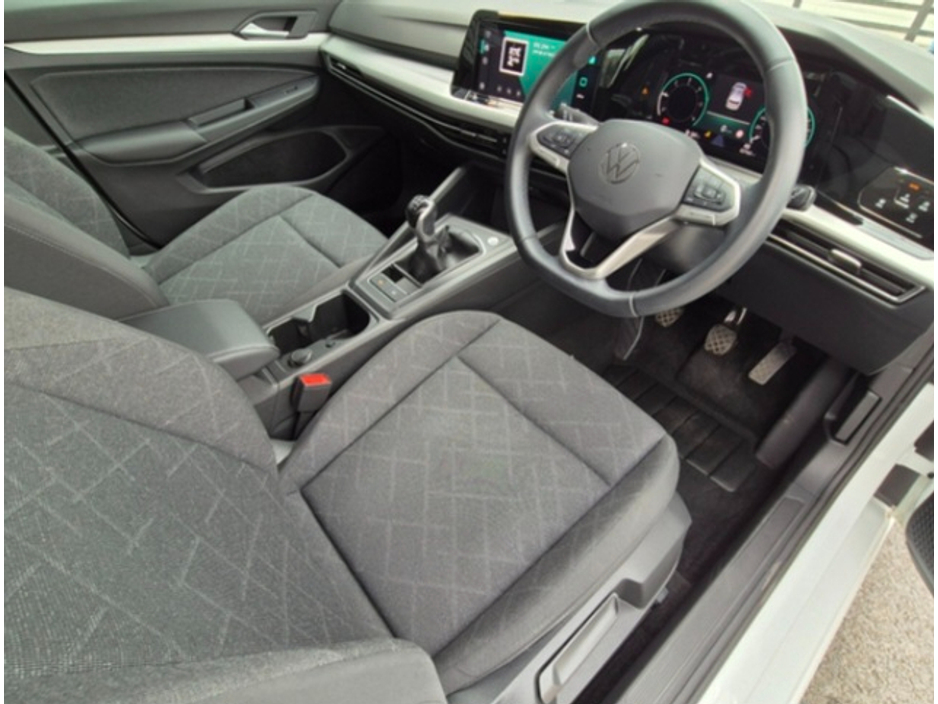 2023 Volkswagen Golf 2.0 TDI LIFE €26,995
