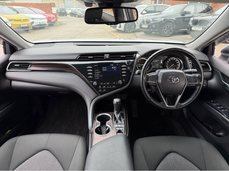 2020 Toyota Camry - image 27