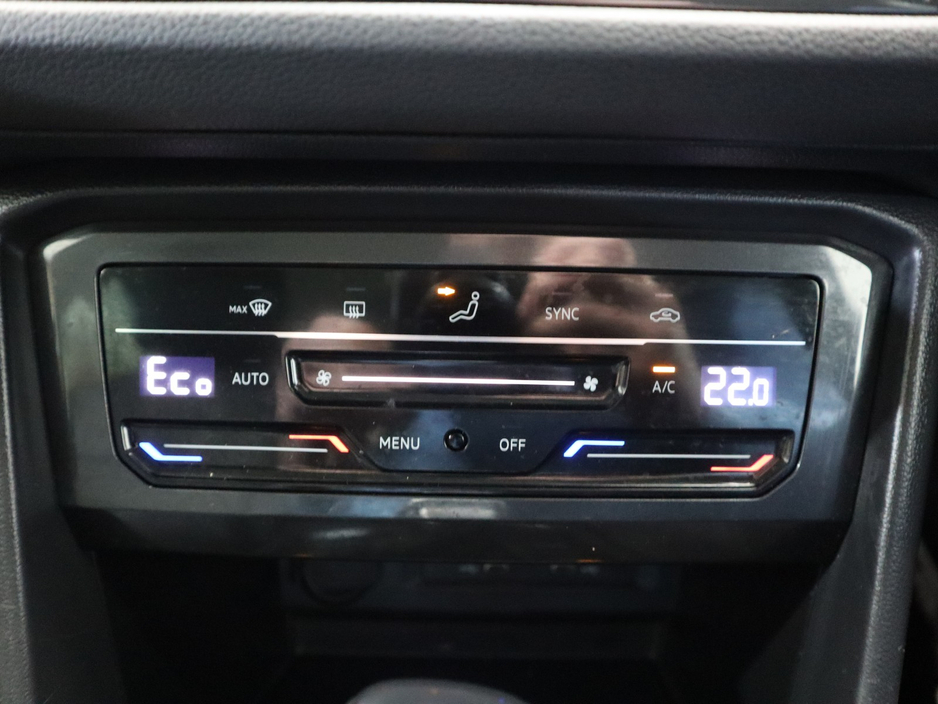 2022 Volkswagen Tiguan *98* LIFE TSI PHEV S-A DSG €29,700
