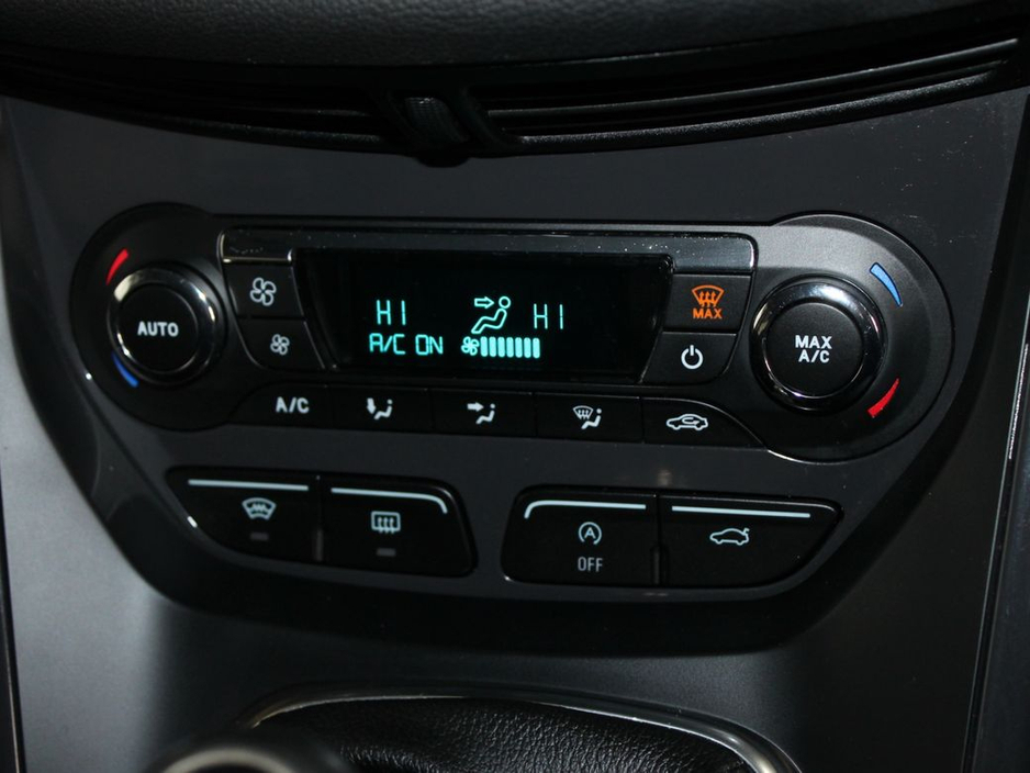 2016 Ford Kuga - image 20