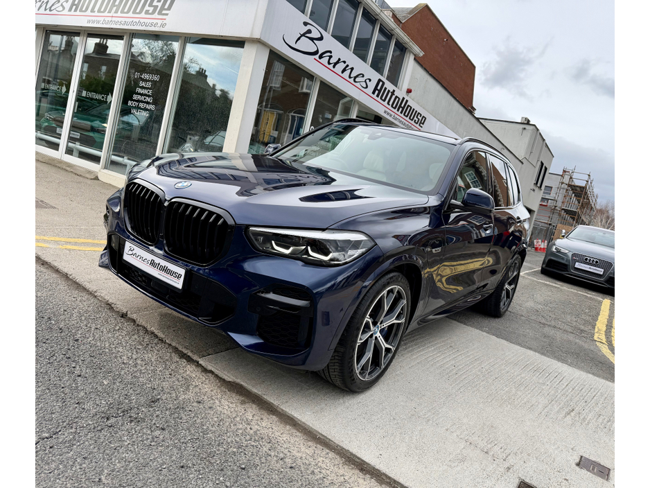2022 BMW X5 - image 11