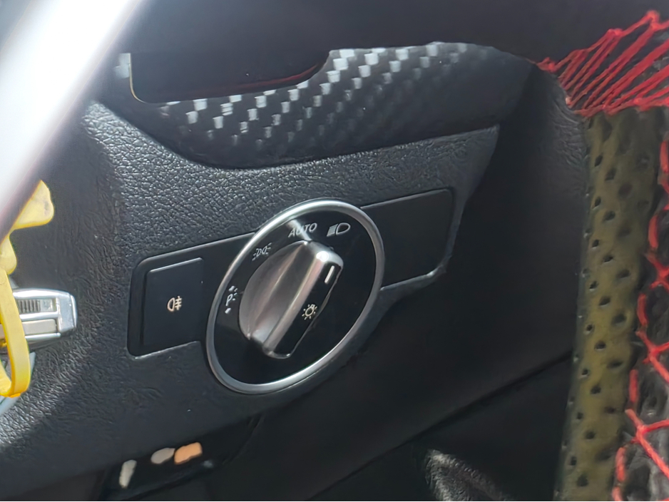 2014 Mercedes-Benz A Class A180 AMG LINE - SAT NAV PACK - HALF LEATHER  SEATS - REV CAMERA / HI SPEC / SYSTEM LOW ROAD TAX BAND / SIMI DEALER €14,450