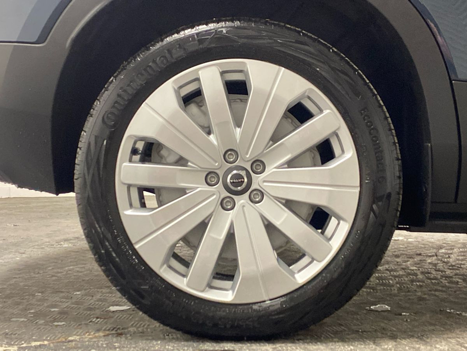 2026 Volvo EC40 - image 7