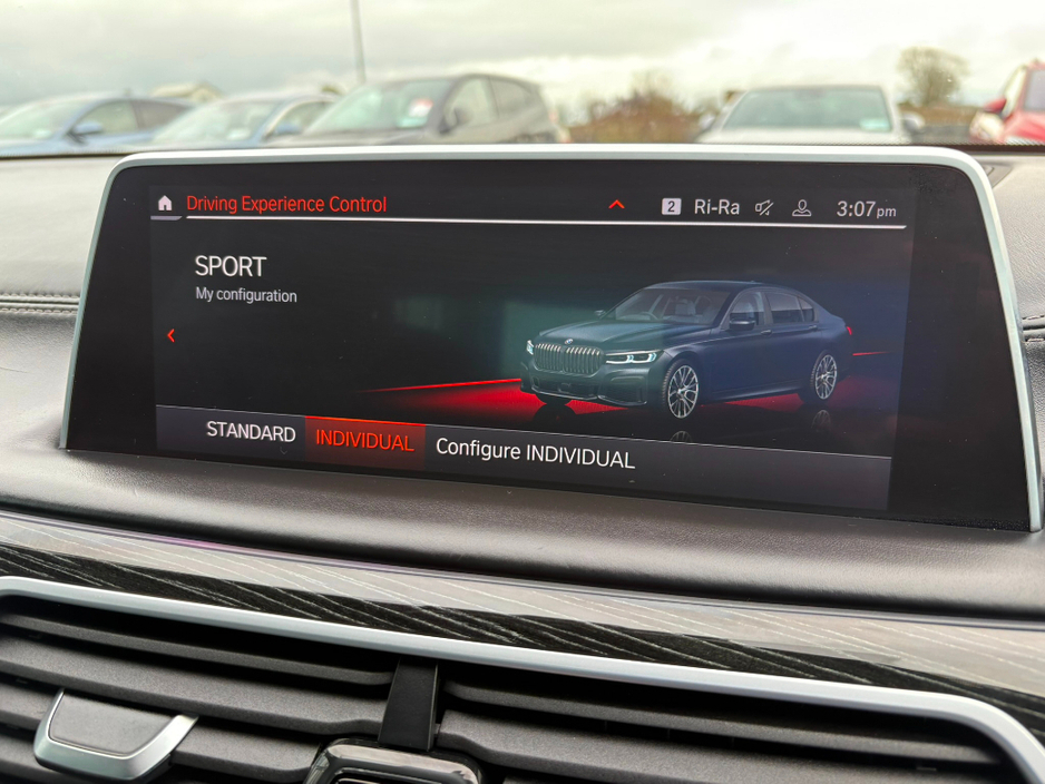 2020 BMW 7 Series - image 29