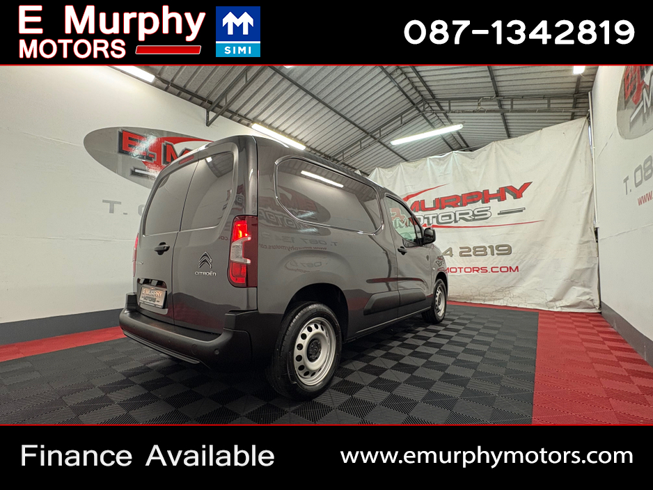 2023 Citroen Berlingo - image 6