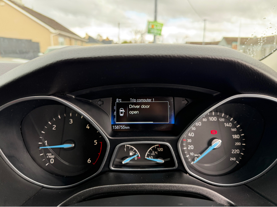 2017 Ford Focus - image 11