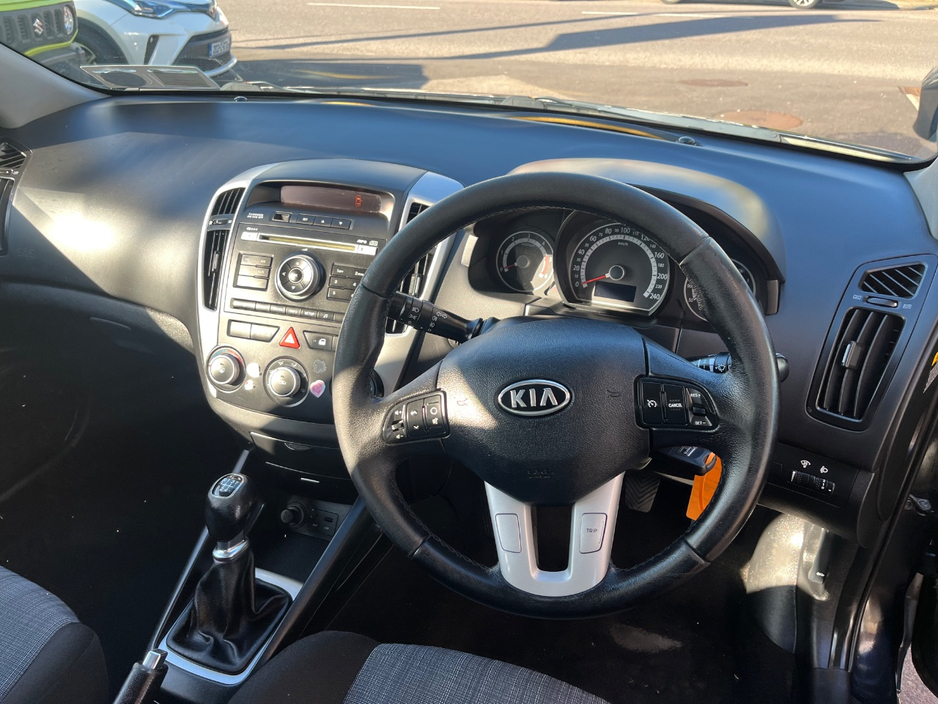 2011 Kia Ceed - image 6