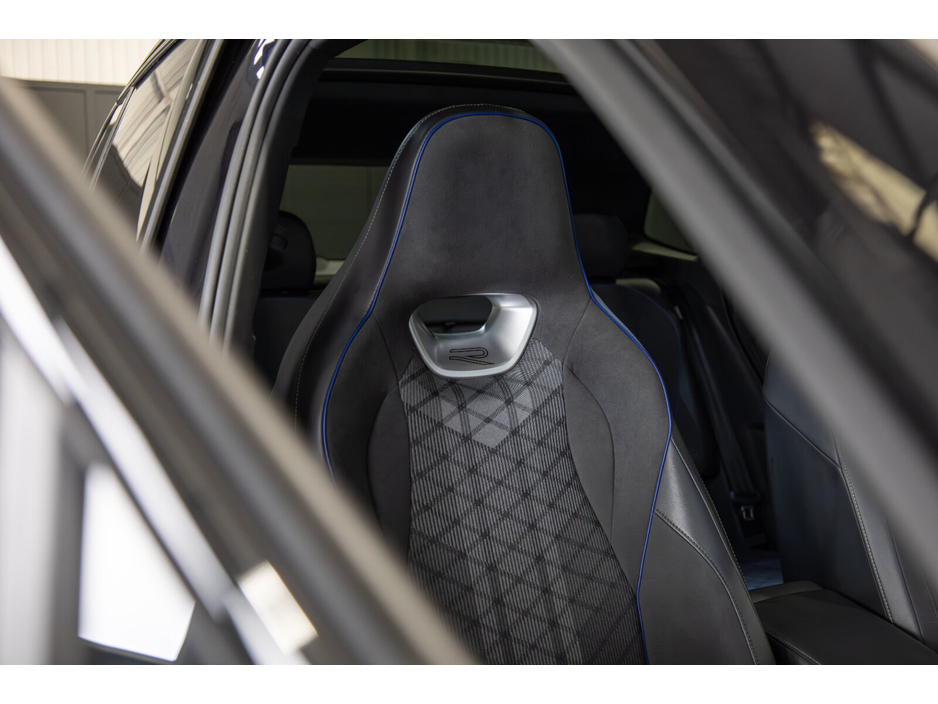 2024 Volkswagen Tiguan - image 15