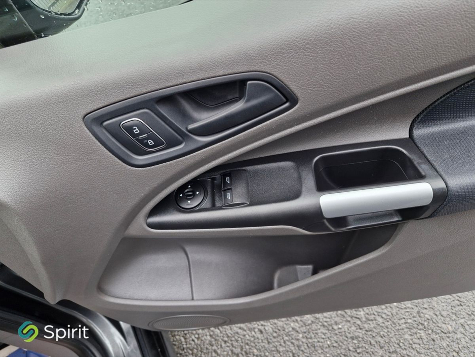 2020 Ford Transit - image 18