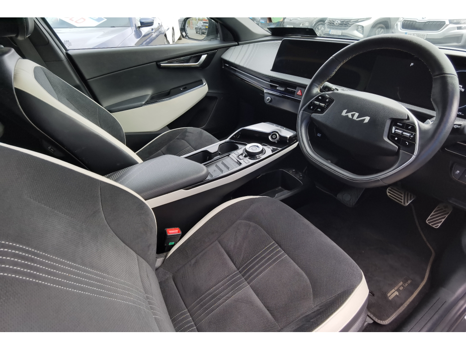 2022 Kia EV6 - image 8