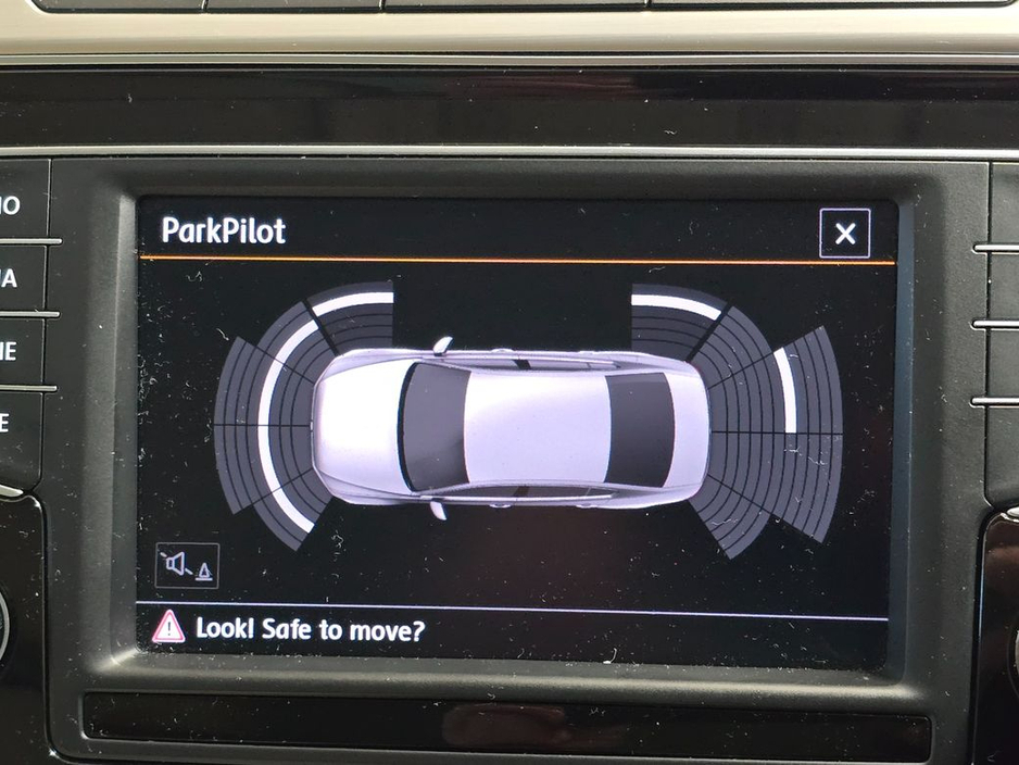 2017 Volkswagen Passat Highline 2.0 TDi Automatic Saloon €13,950