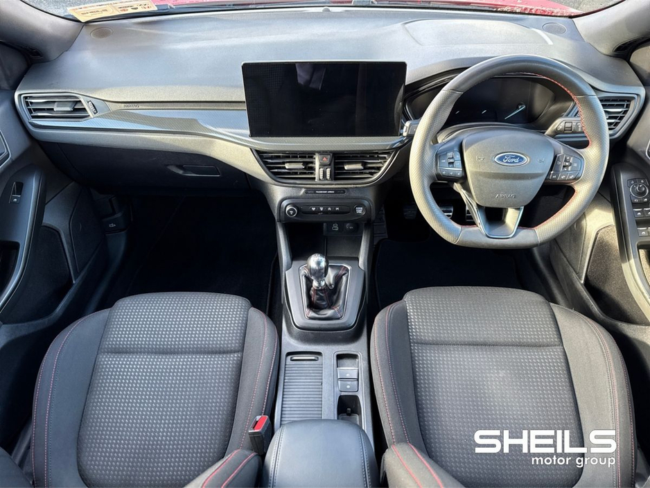 2023 Ford Focus - image 3