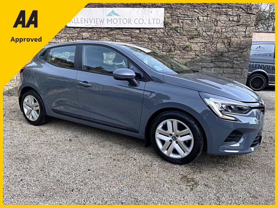 2022 Renault Clio - image 6