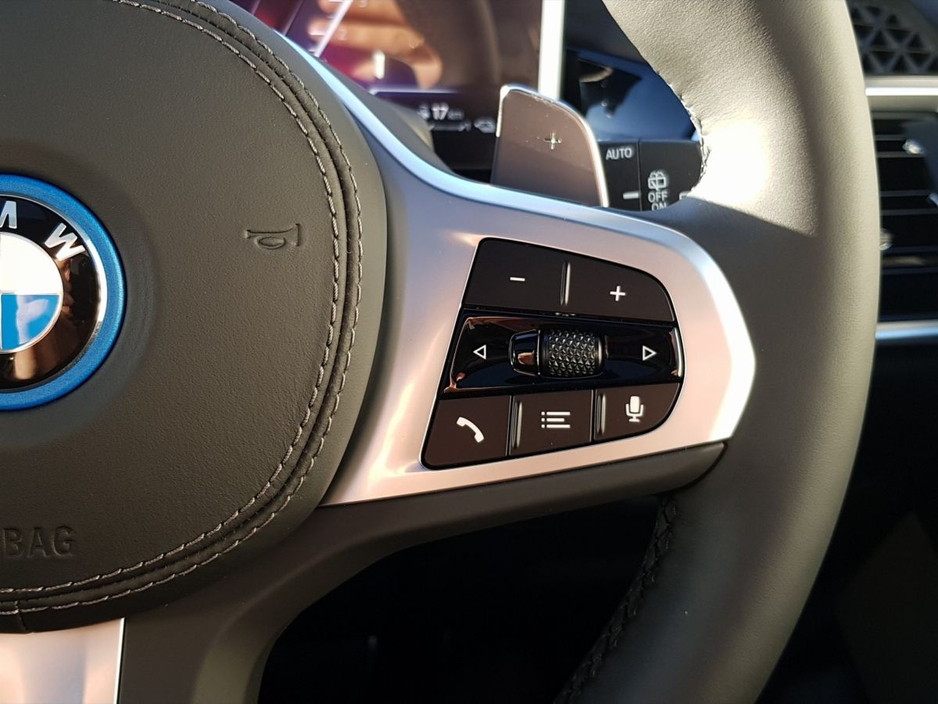 2026 BMW X5 xDrive50e M Sport