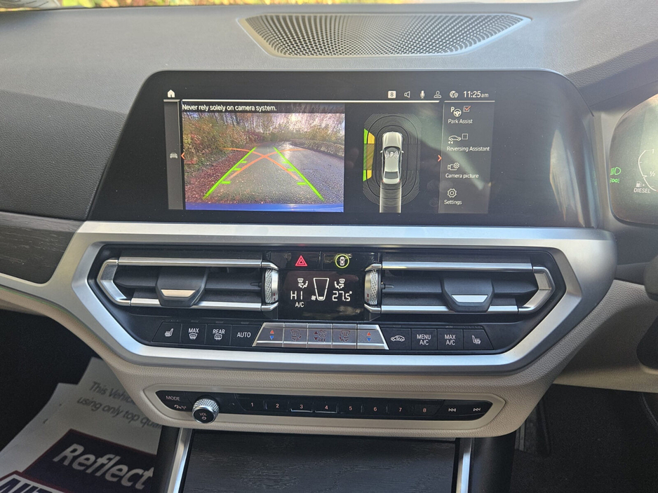 2019 BMW 3 Series - image 18