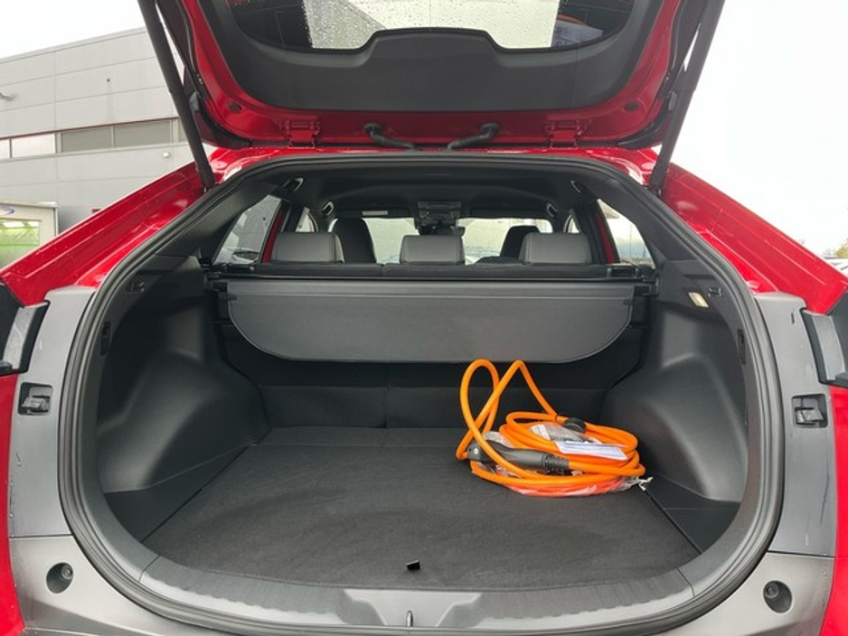 2025 Toyota bZ4X - image 11