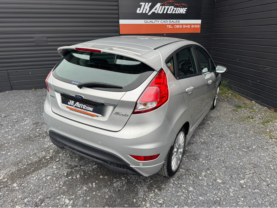 2014 Ford Fiesta - image 4