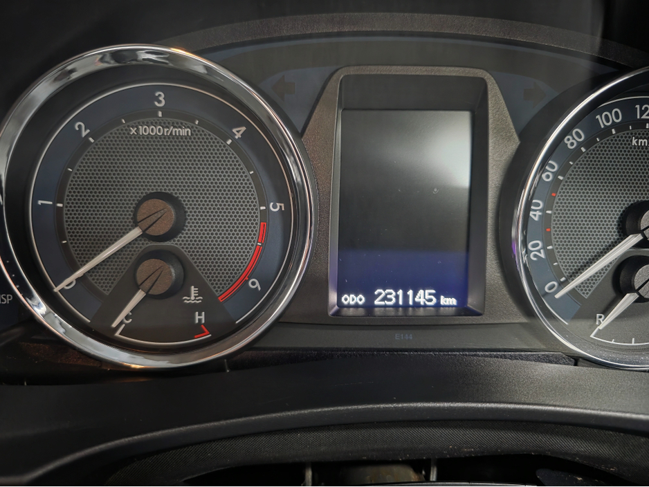 2015 Toyota Corolla - image 8