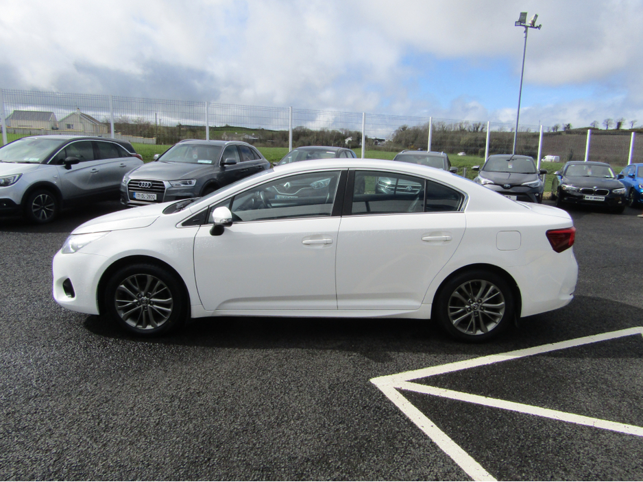 2018 Toyota Avensis - image 6