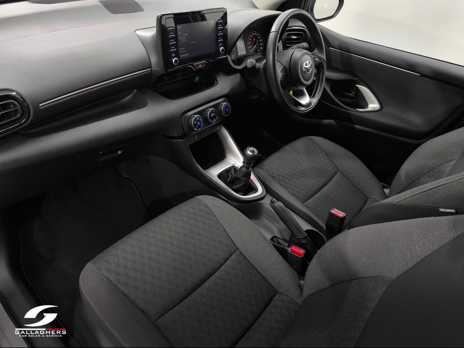 2024 Toyota Yaris (241) LUNA 1.5 PETROL IRISH CAR 1 OWNER €22,495