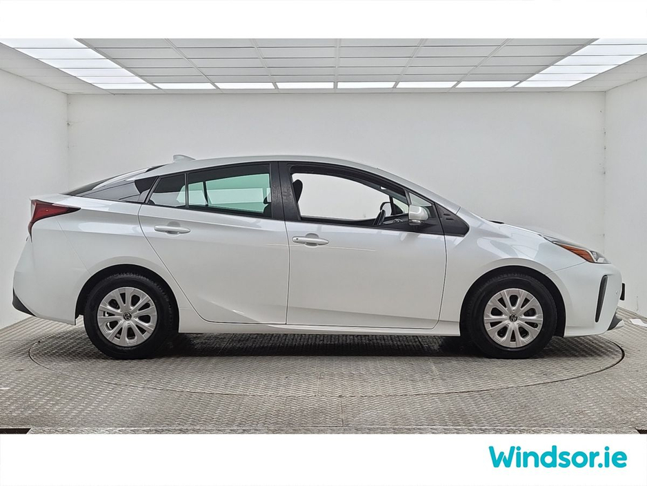 2022 Toyota Prius - image 12