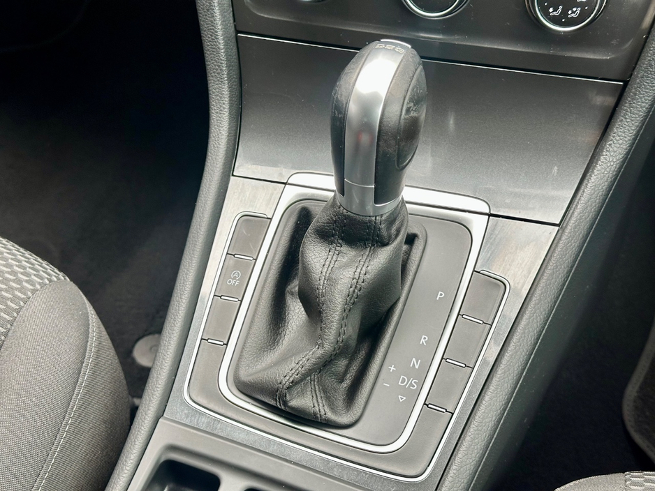 2019 Volkswagen Golf - image 17