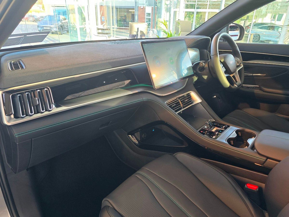 2026 BYD Seal U - image 15