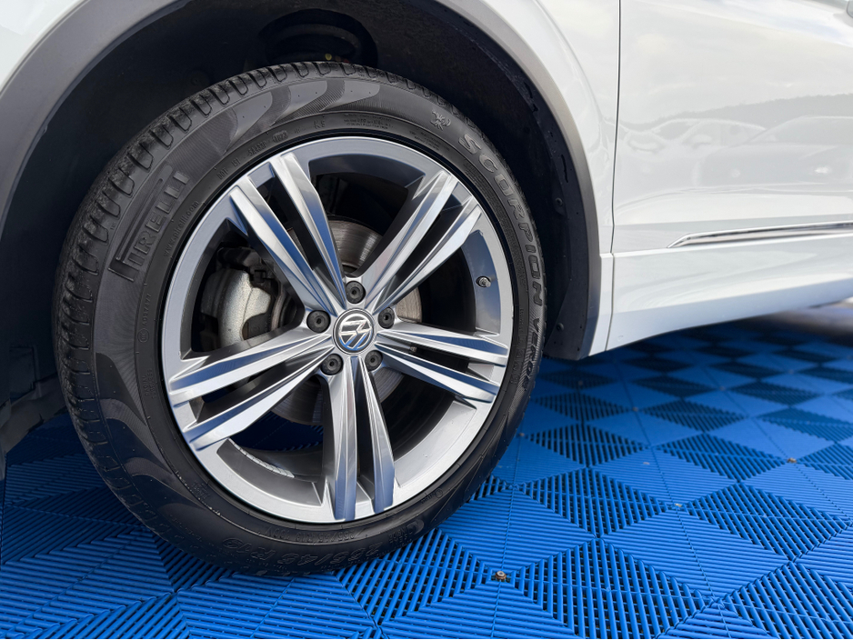 2019 Volkswagen Tiguan R-LINE 4WD - 2.0L DIESEL - AUTO - 12M WARRANTY - CAR: 1724 €32,950