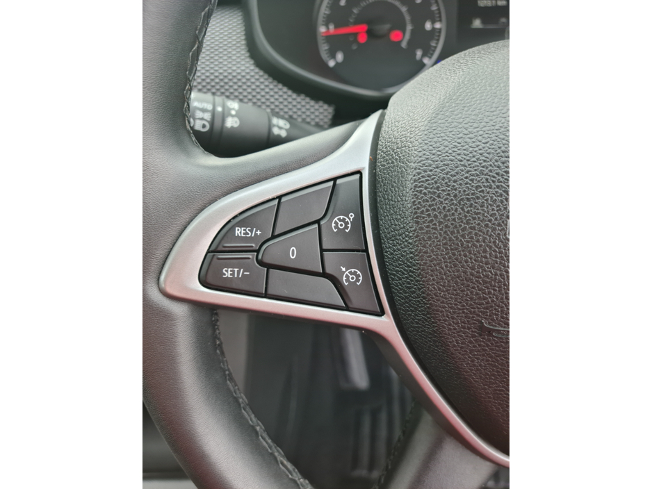 2023 Dacia Sandero - image 11