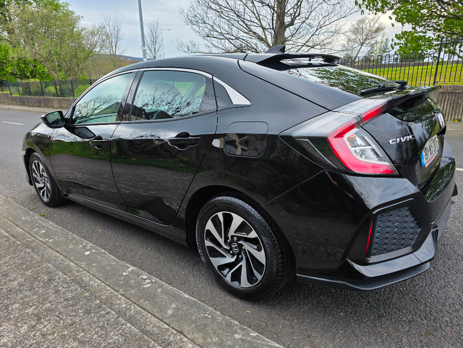 2019 Honda Civic - image 5