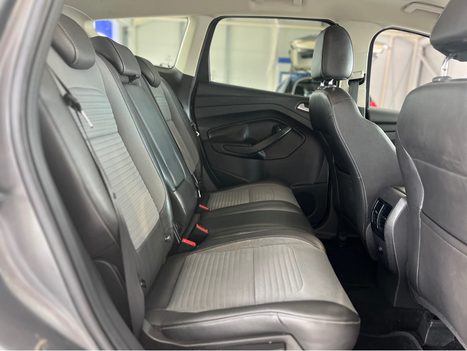 2017 Ford Kuga - image 11