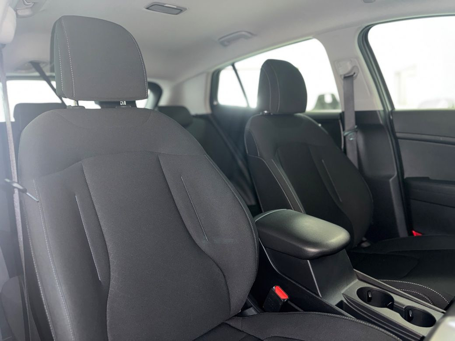 2024 Kia Sportage - image 7