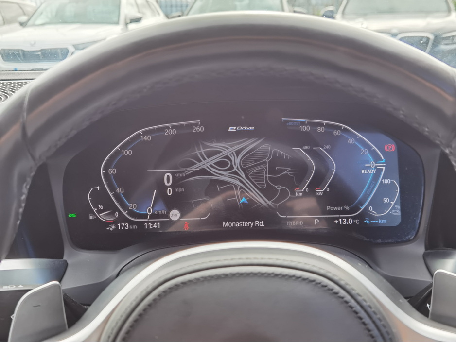 2019 BMW 3 Series - image 15