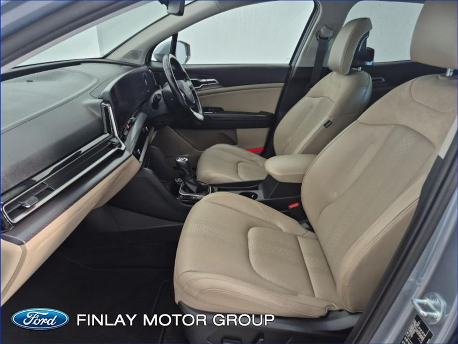 2023 Kia Sportage - image 4