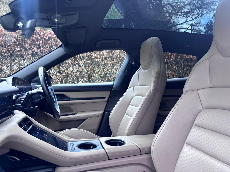 2022 Porsche Taycan - image 17