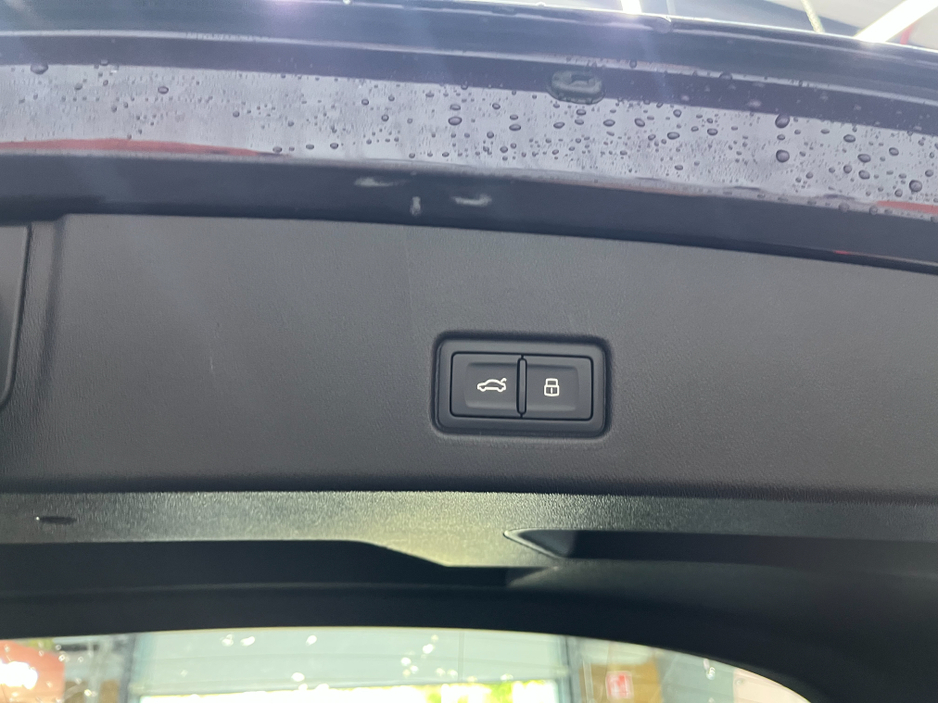 2022 Audi Q4 e-tron - image 9