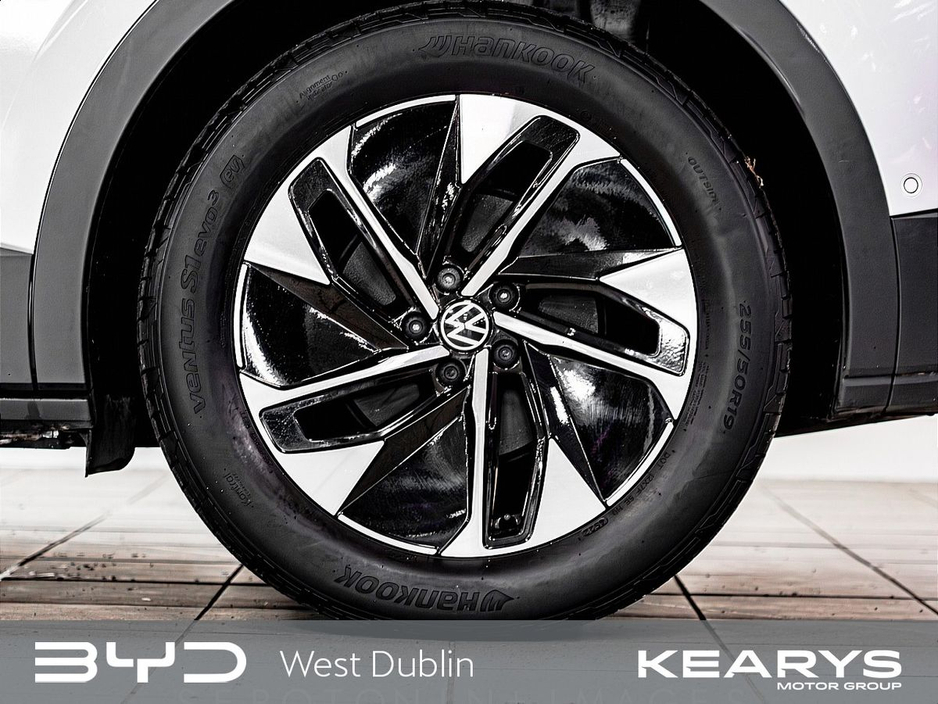 2023 Volkswagen ID.4 - image 24