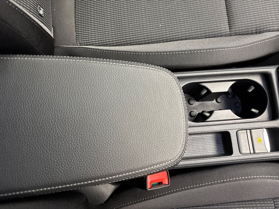 2025 Skoda Octavia - image 16