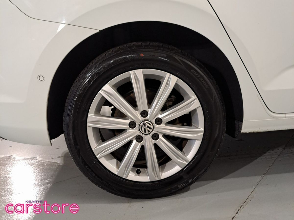 2018 Volkswagen Touran - image 14