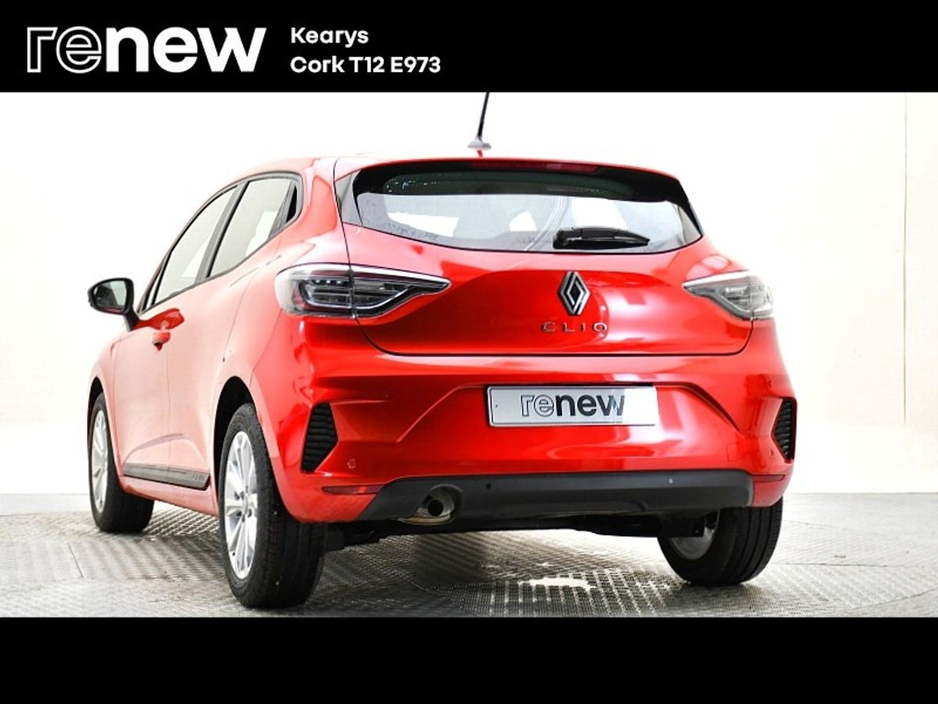 2025 Renault Clio - image 3