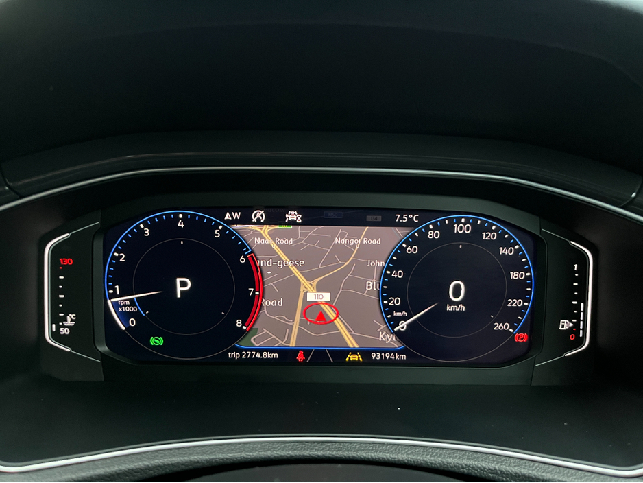 2020 Volkswagen T-Roc SPORT AUTOMATIC 1.5 PETROL //HIGH SPEC//PANORAMIC GLASS ROOF//SAT NAV//KEYLESS ENTRY//