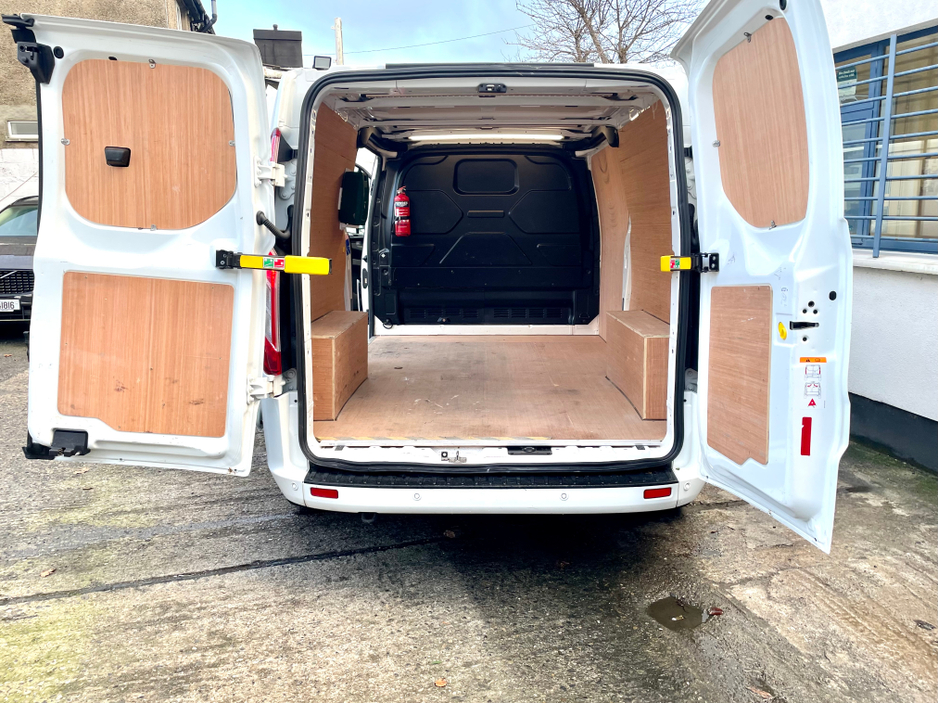 2022 Ford Transit Custom 300L2 LIMITED EDITION 2.0 TDCI 130BHP M6 LWB €18,000