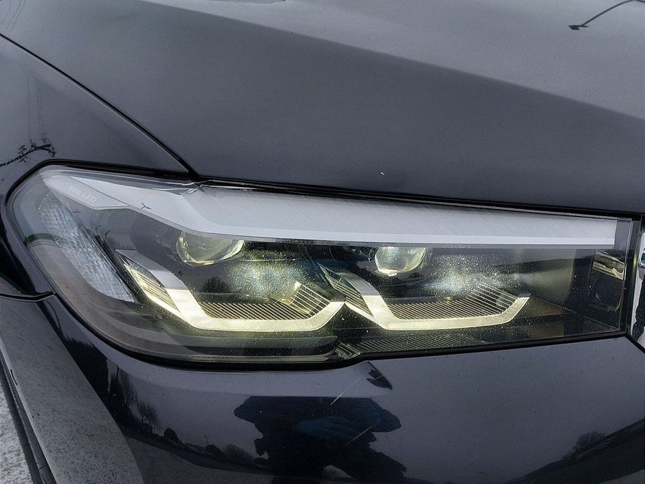 2022 BMW 5 Series - image 21