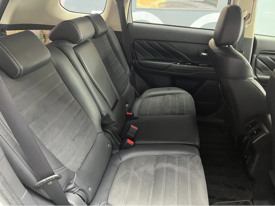 2019 Mitsubishi Outlander €21950 2019 MITSUBISHI OUTLANDER PHEV ED 2.4 AUTOMATIC / CRUISE CONTROL / REVERSE CAMERA / ELECTRIC HEATED SEATS / HEATED STEERING WHEEL €21,950