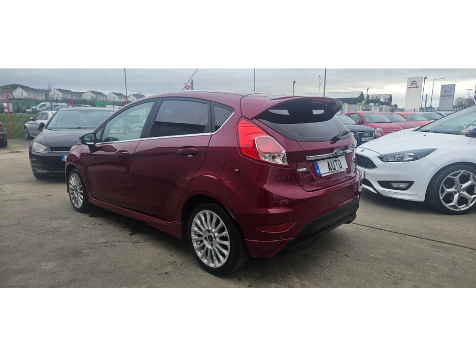 2015 Ford Fiesta - image 16