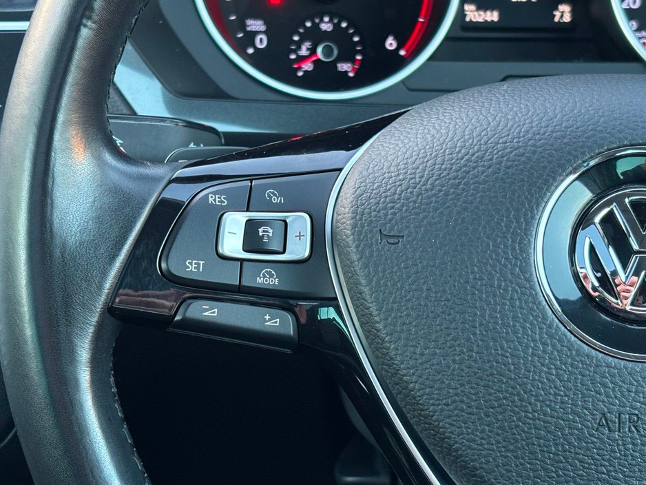 2017 Volkswagen Tiguan - image 16