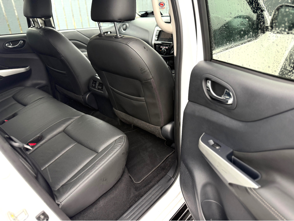2021 Nissan Navara EXTREMELY LOW MILES - BODYKIT JUST FITTED! €25,500