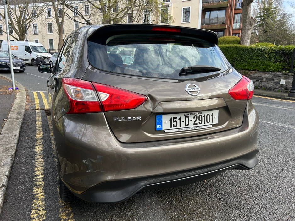 2015 Nissan Pulsar - image 9